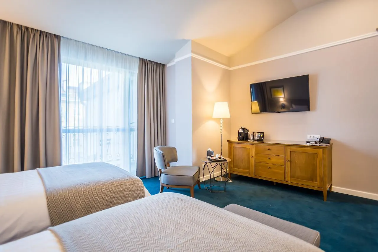Hotel Residence Promenade بورغاس 5*,